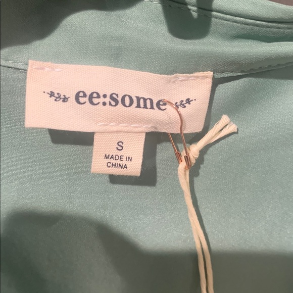 Eesome Women's Mint Blouse - Picture 3 of 3